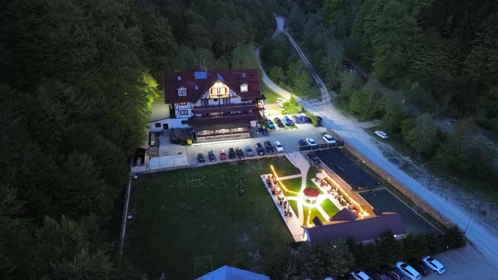 Cabana Izvoarele Doftanei Trăisteni Zewnętrze zdjęcie